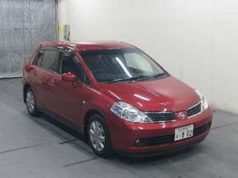 2005 Nissan Tiida Pictures