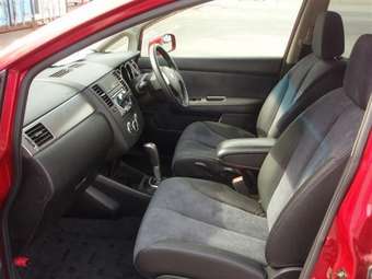 2005 Nissan Tiida Pictures