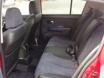 2005 Nissan Tiida Pictures