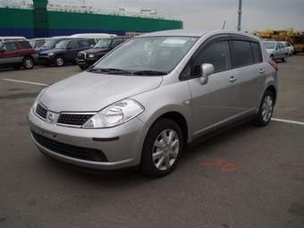 2005 Nissan Tiida Photos