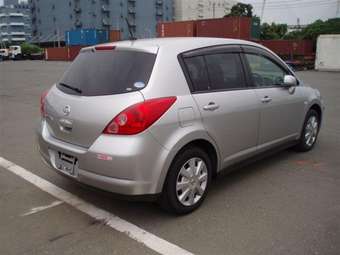 2005 Nissan Tiida Images