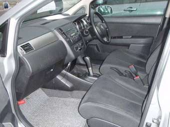 2005 Nissan Tiida Pictures