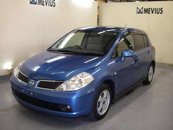 2005 Nissan Tiida Pictures