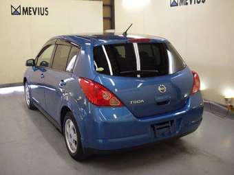 2005 Nissan Tiida Pictures