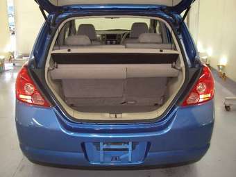 2005 Nissan Tiida Photos