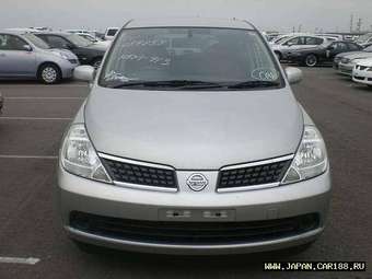 2005 Nissan Tiida Pictures