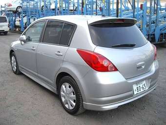 2005 Nissan Tiida Photos