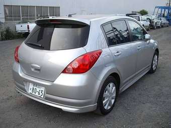 2005 Nissan Tiida Photos