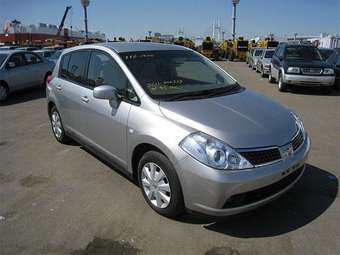 2005 Nissan Tiida Pictures