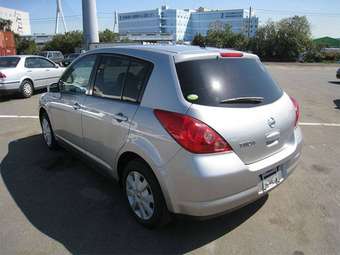 2005 Nissan Tiida Pictures