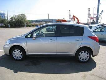 2005 Nissan Tiida Photos