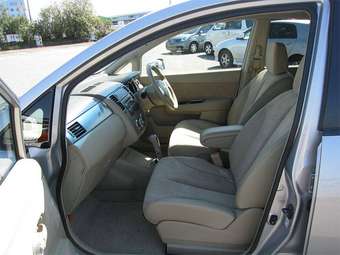 2005 Nissan Tiida Photos