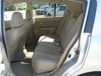 2005 Nissan Tiida Pictures