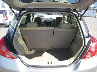 2005 Nissan Tiida Photos