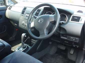 2005 Nissan Tiida Pictures