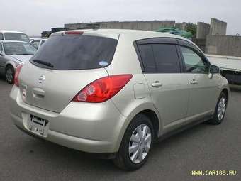 2005 Nissan Tiida Wallpapers