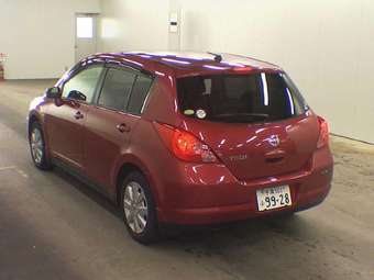 2005 Nissan Tiida Pictures