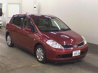 2005 Nissan Tiida Photos