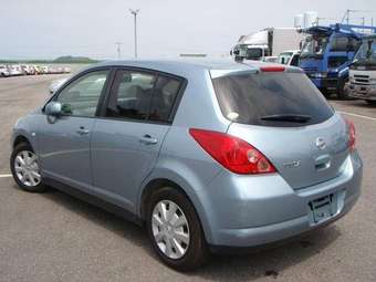 2005 Nissan Tiida Pictures