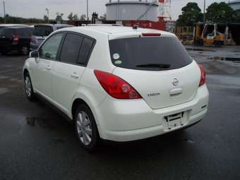 2005 Nissan Tiida Pictures