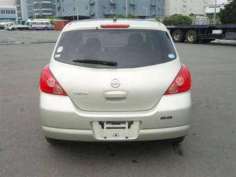 2005 Nissan Tiida Photos