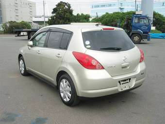 2005 Nissan Tiida Pictures