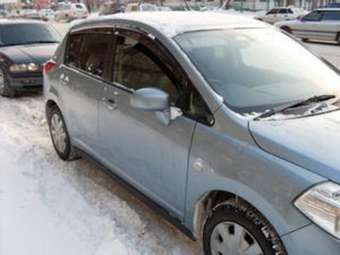 2005 Nissan Tiida Photos