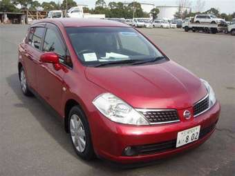 2005 Nissan Tiida Pictures