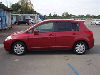 2005 Nissan Tiida Pictures