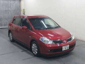 2005 Nissan Tiida Pics