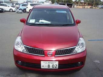 2005 Nissan Tiida Pictures