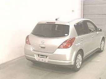 2005 Nissan Tiida Pictures