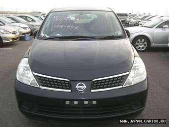 2005 Nissan Tiida Photos