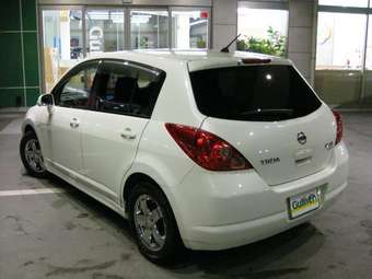 2005 Nissan Tiida Pictures