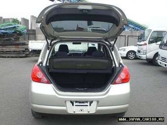 2005 Nissan Tiida Photos