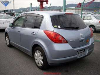 2005 Nissan Tiida Pictures