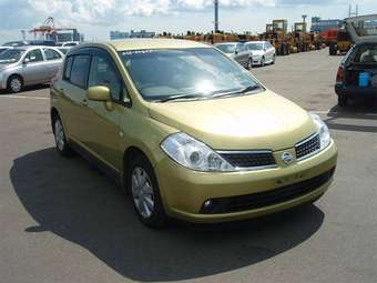 2005 Nissan Tiida Photos