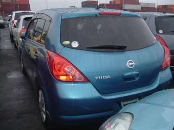 2005 Nissan Tiida Photos