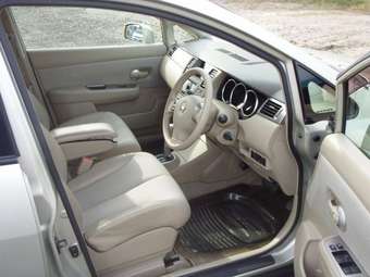 2005 Nissan Tiida Pics