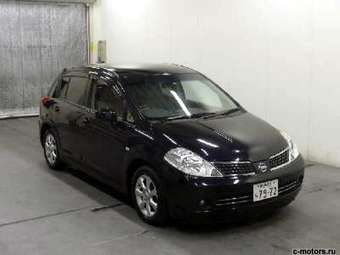 2005 Nissan Tiida Images