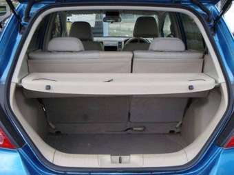 2005 Nissan Tiida Pics