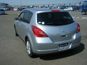 2005 Nissan Tiida Pictures