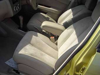2005 Nissan Tiida Photos