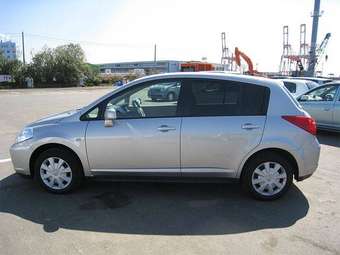 2005 Nissan Tiida Wallpapers