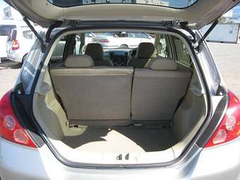 2005 Nissan Tiida Pictures