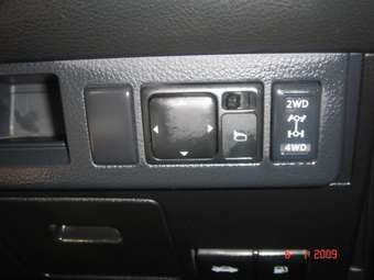 2005 Nissan Tiida Pictures