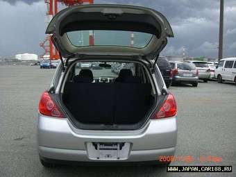 2005 Nissan Tiida Pics