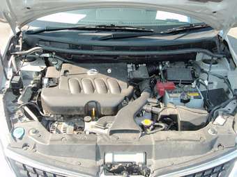 2005 Nissan Tiida Pictures