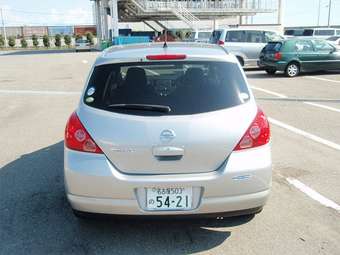 2005 Nissan Tiida Images