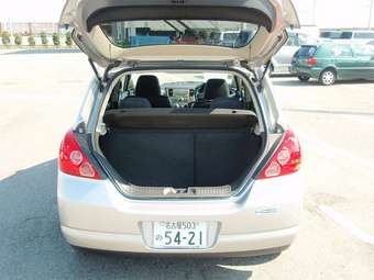 2005 Nissan Tiida Pictures